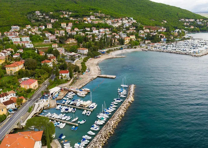 Kvarner With Heated Pool - Happy Nyaraló